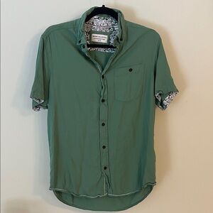 Casual Green Short Sleeve Button Down Shirt